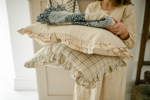 Little Cotton Clothes Double frill pillowcase organic - picnic check
