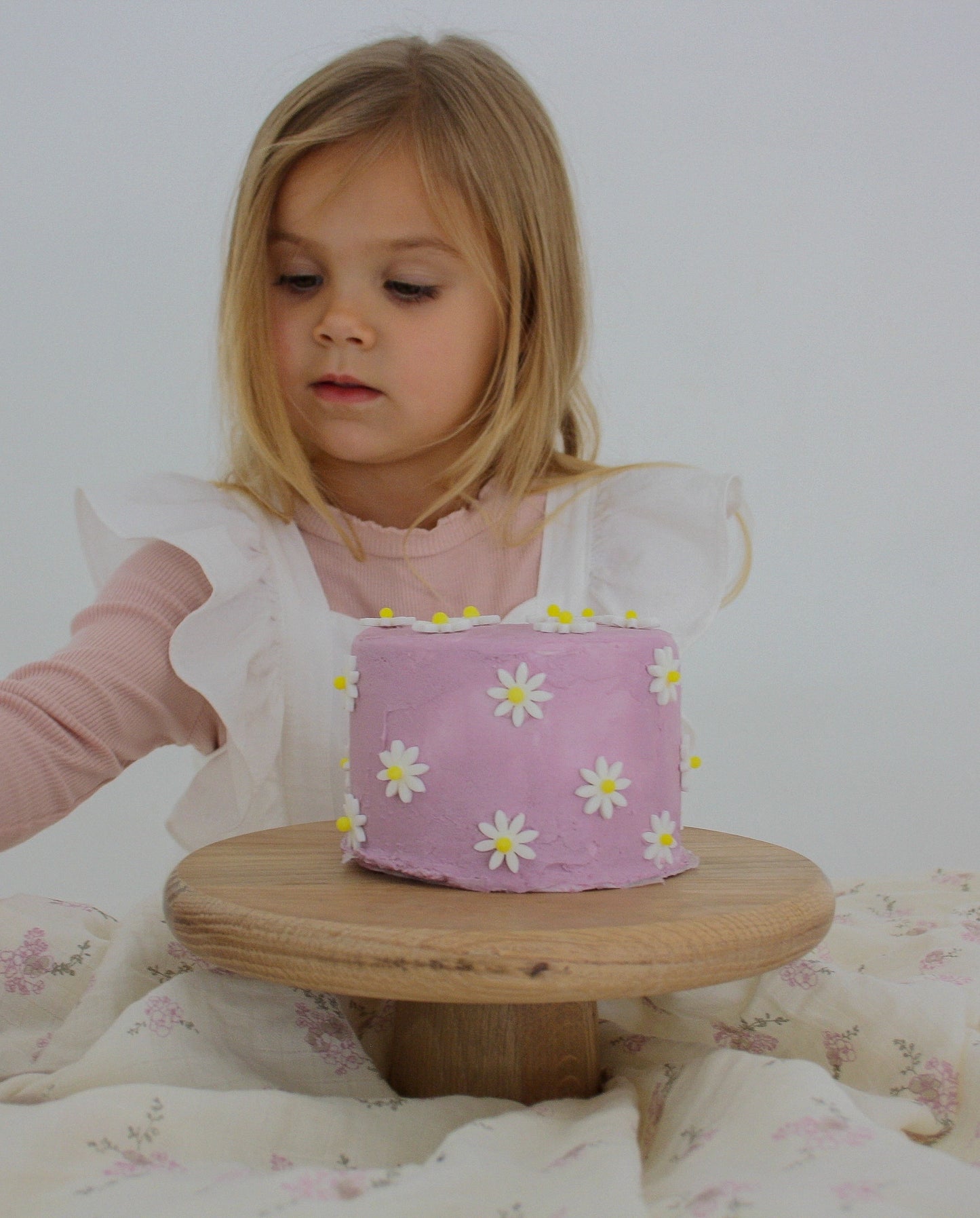 Timeless Oak Cake Stand 22cm - Classic