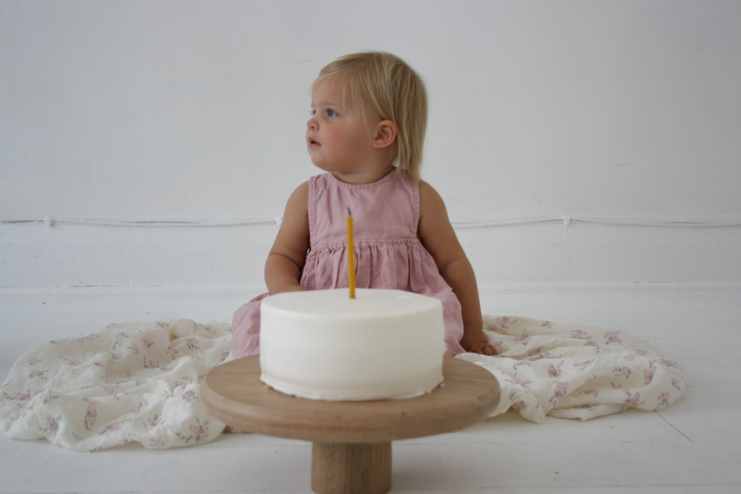 Timeless Oak Cake Stand 28cm - Classic