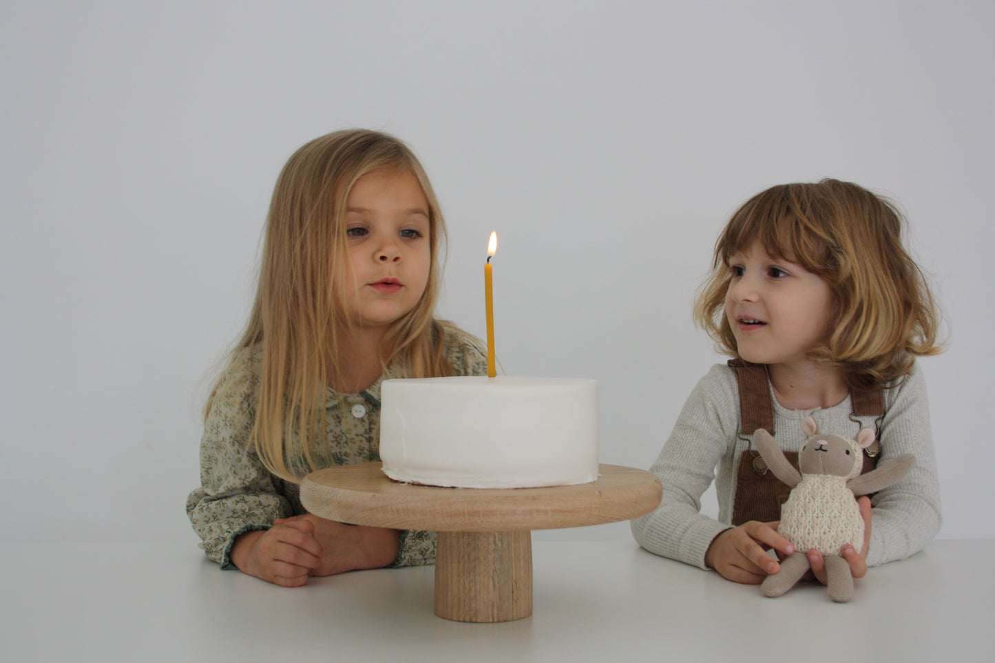 Timeless Oak Cake Stand 28cm - Classic
