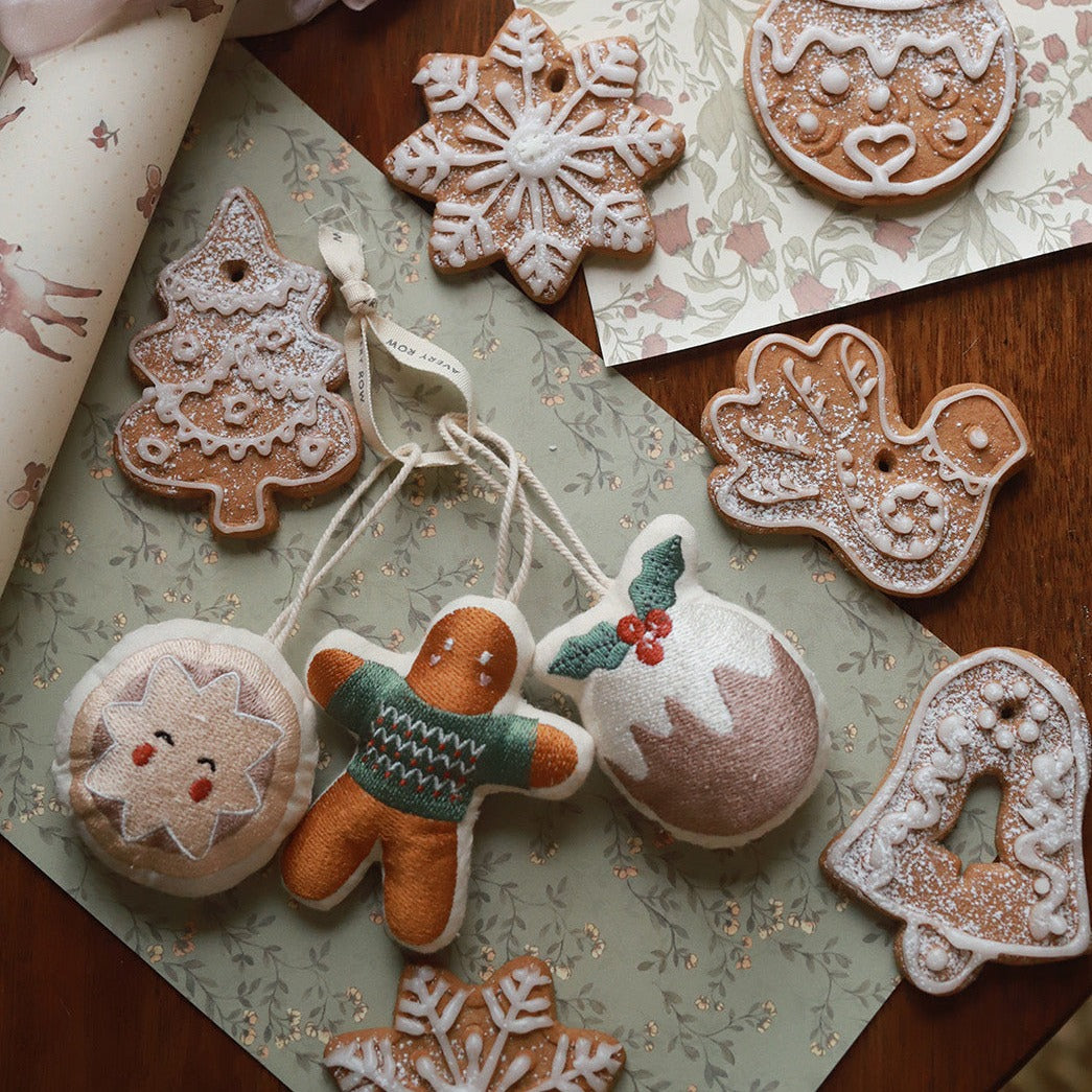 2023 Christmas Fabric Ornament Set - Gingerbread House